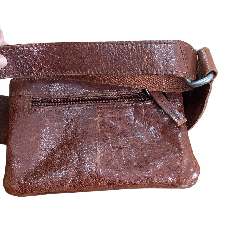 Spikes & Sparrow Brown Leather Hip Bag With Adjustbale Crossbody Snaps - Picture 4 of 12